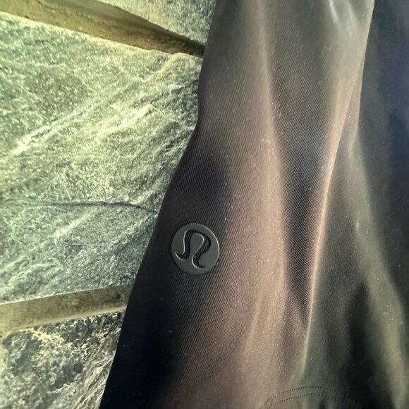 Lululemon On the Fly Shorts - Picture 4 of 5